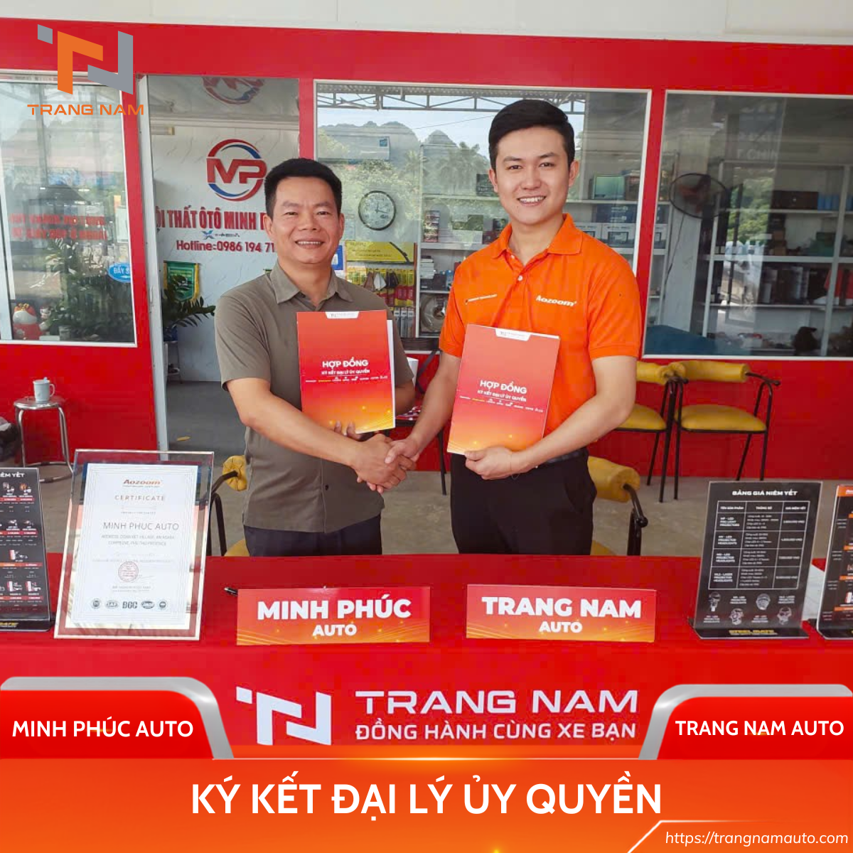Đại diện Trang Nam Auto và Minh Phúc Auto cùng ký kết hợp đồng
