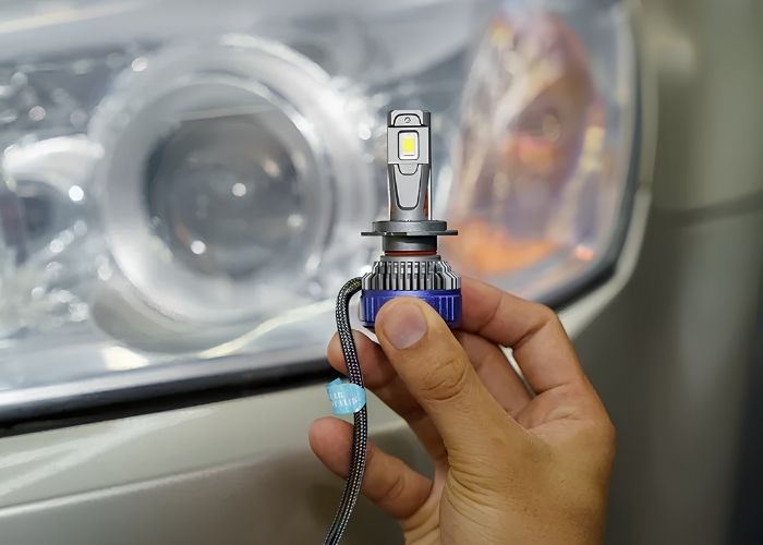 Sử dụng đèn LED đúng mục đích, không lạm dụng chức năng đổi màu